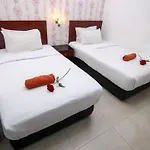 Rose Cottage Hotel Taman Perling