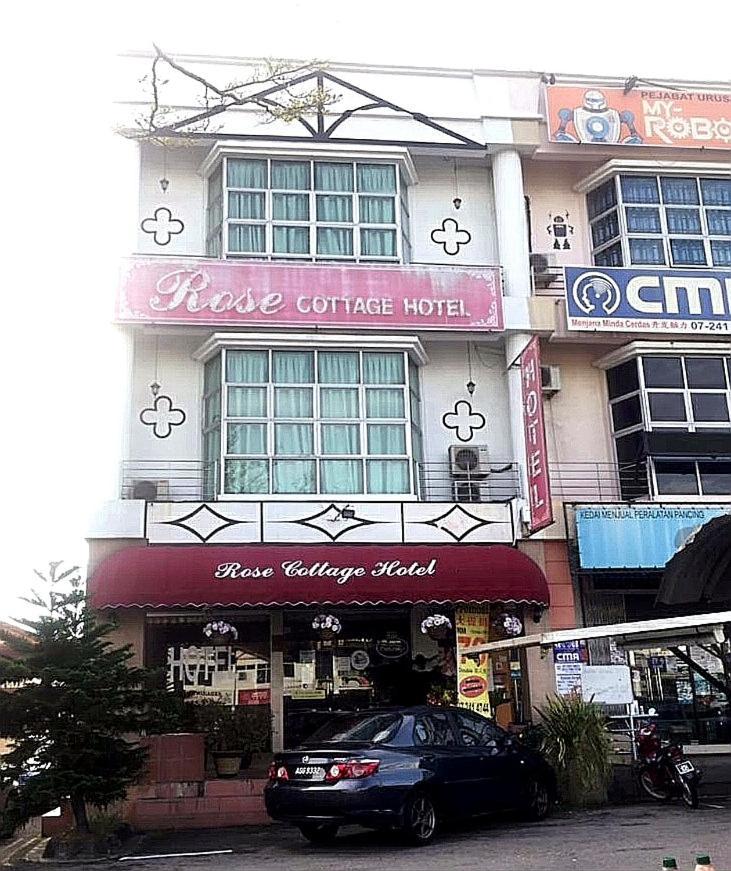 Rose Taman Perling